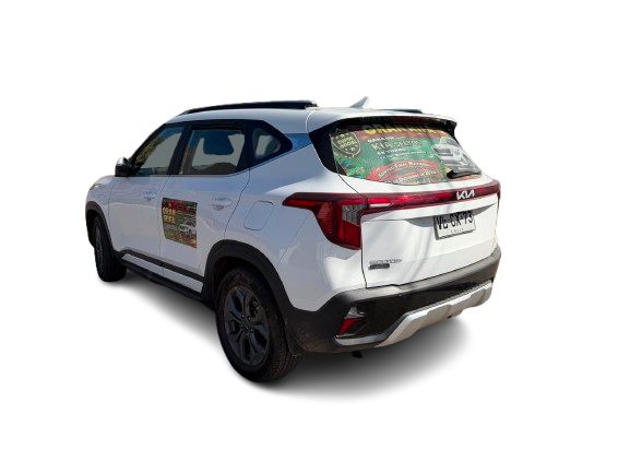 KIA Seltos, vista trasera lateral